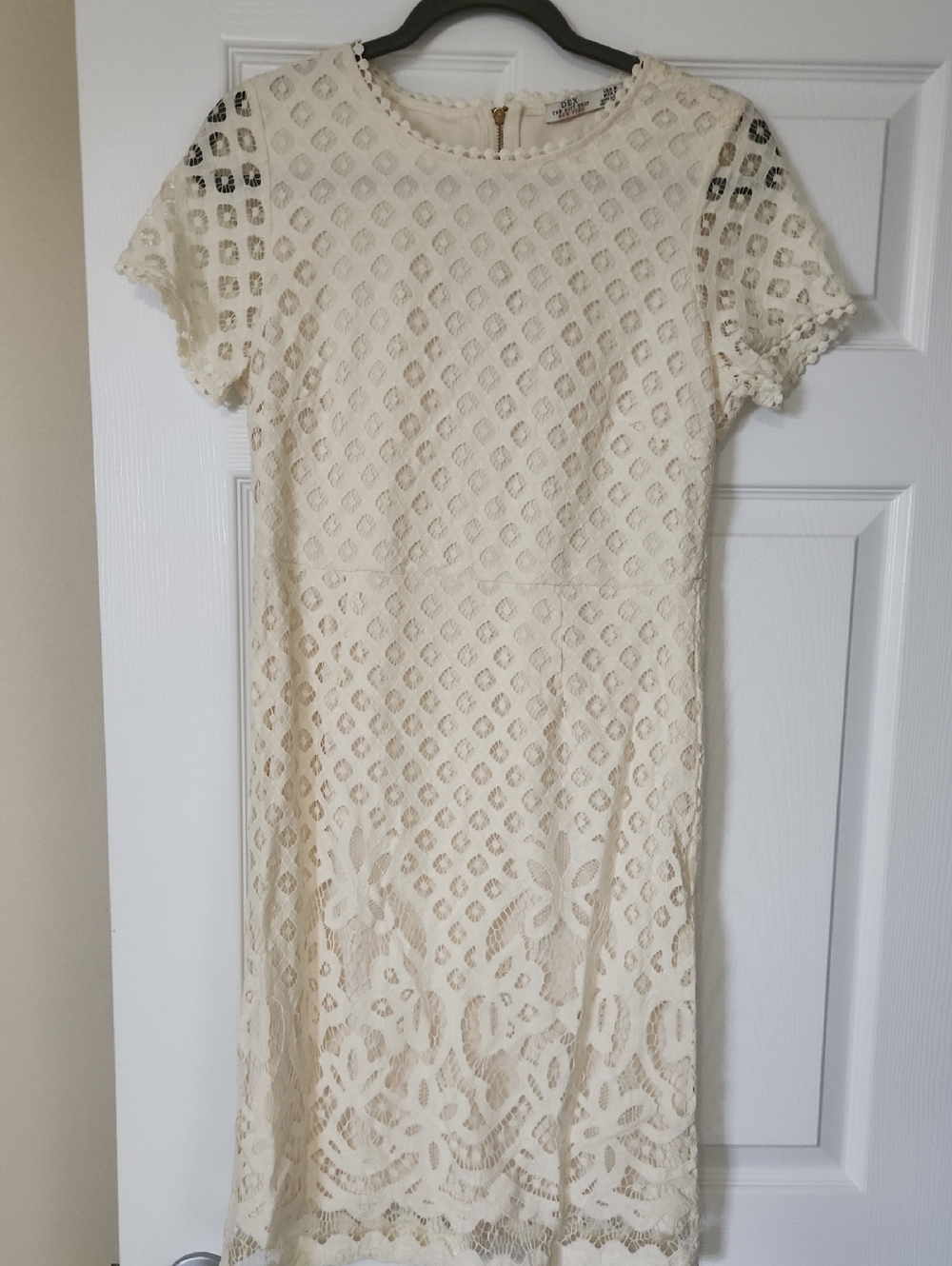 Classic Women's Cream Lace Short-Sleeve Dress